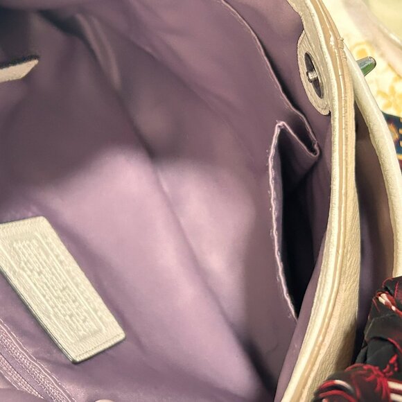 β¨ 2012 Coach Penelope Crossbody β A Classic with a Curated Edge β¨ - Picture 8 of 10